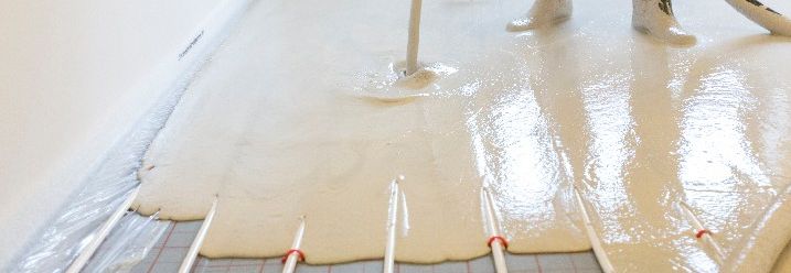 Estrich auf Fußbodenheizung gießen